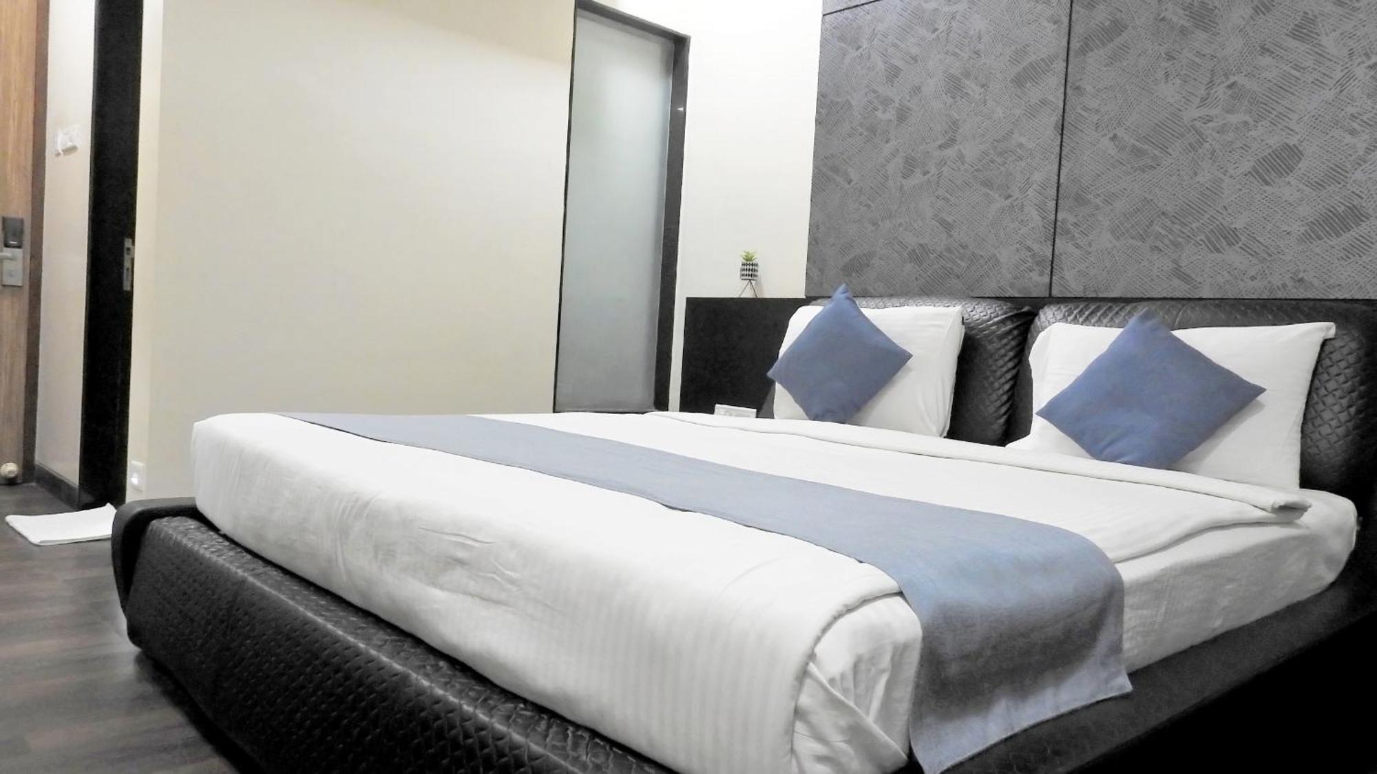 Hotel Sai Miracle Shirdi Εξωτερικό φωτογραφία